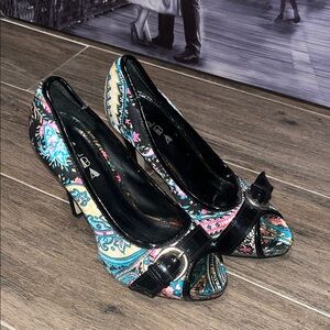 Alba Black and Multicolor Patterned Heels